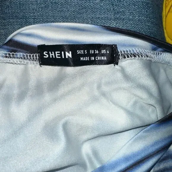 Mock Neck Long Sleeve Crop Top - Picture 3 of 6